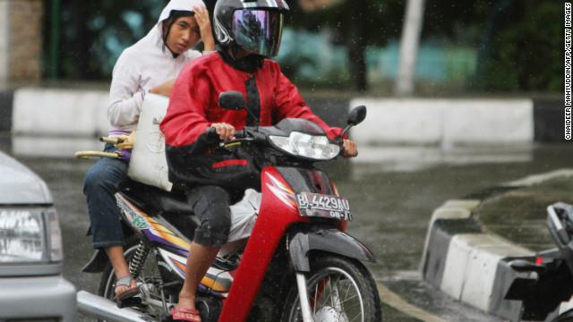 Sebulan Pertama Larangan Roda Dua, Pengendara Sepeda Motor Tidak Ditilang