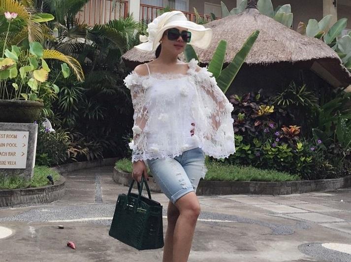 Seorang Nenek Senang Bertemu Syahrini