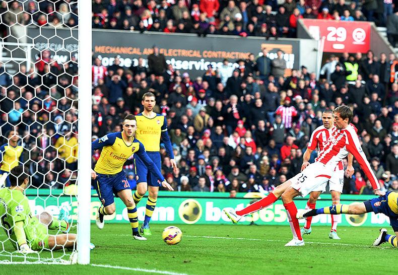 Stoke City Tumbangkan The Gunners