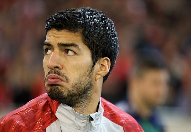 Suarez Gigit Pemain Lagi, Rakitic Jadi `Korban`