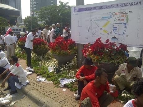 Taman Kota Dirusak Massa Prabowo, Ahok Minta Ganti Rugi