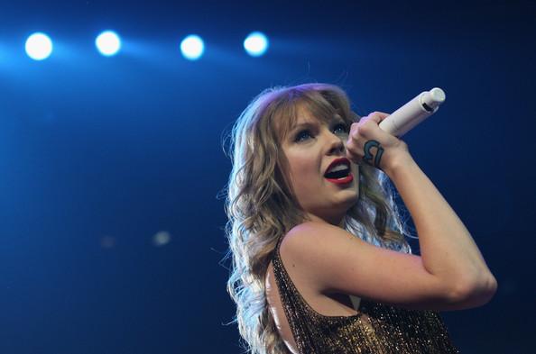 Taylor Swift Kembali Ambil Alih Puncak Billboard 200