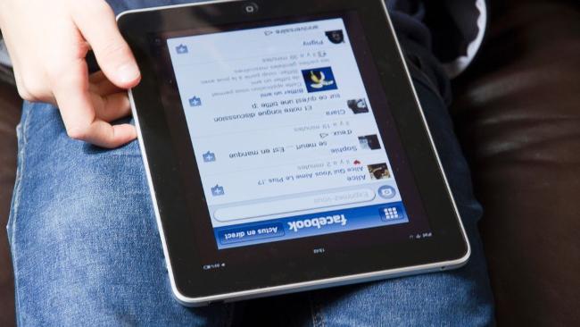Temukan Posting Memalukan Anda di Facebook