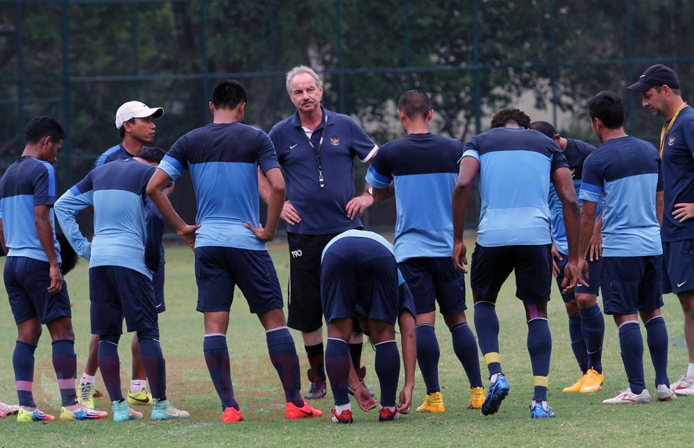 Terima Kasih Alfred Riedl