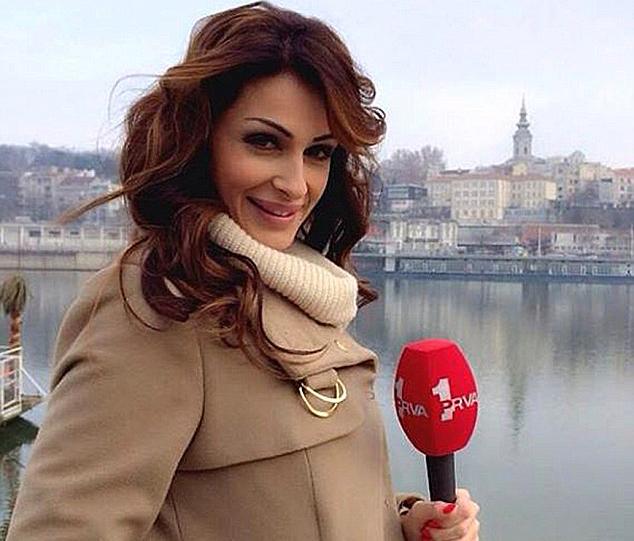 Terlalu Cantik, Presenter ini Hampir Dipecat.