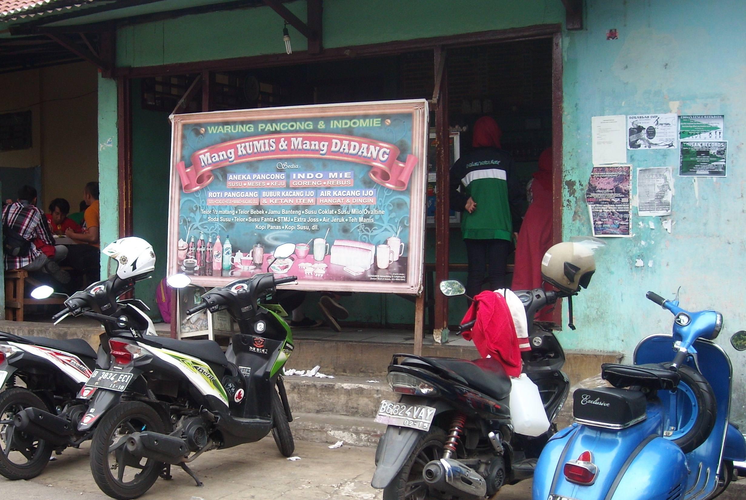 Tukang Becak Jadi Raja Pancong